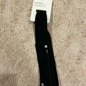 Lululemon Black Fast and Free Running Belt S/M
